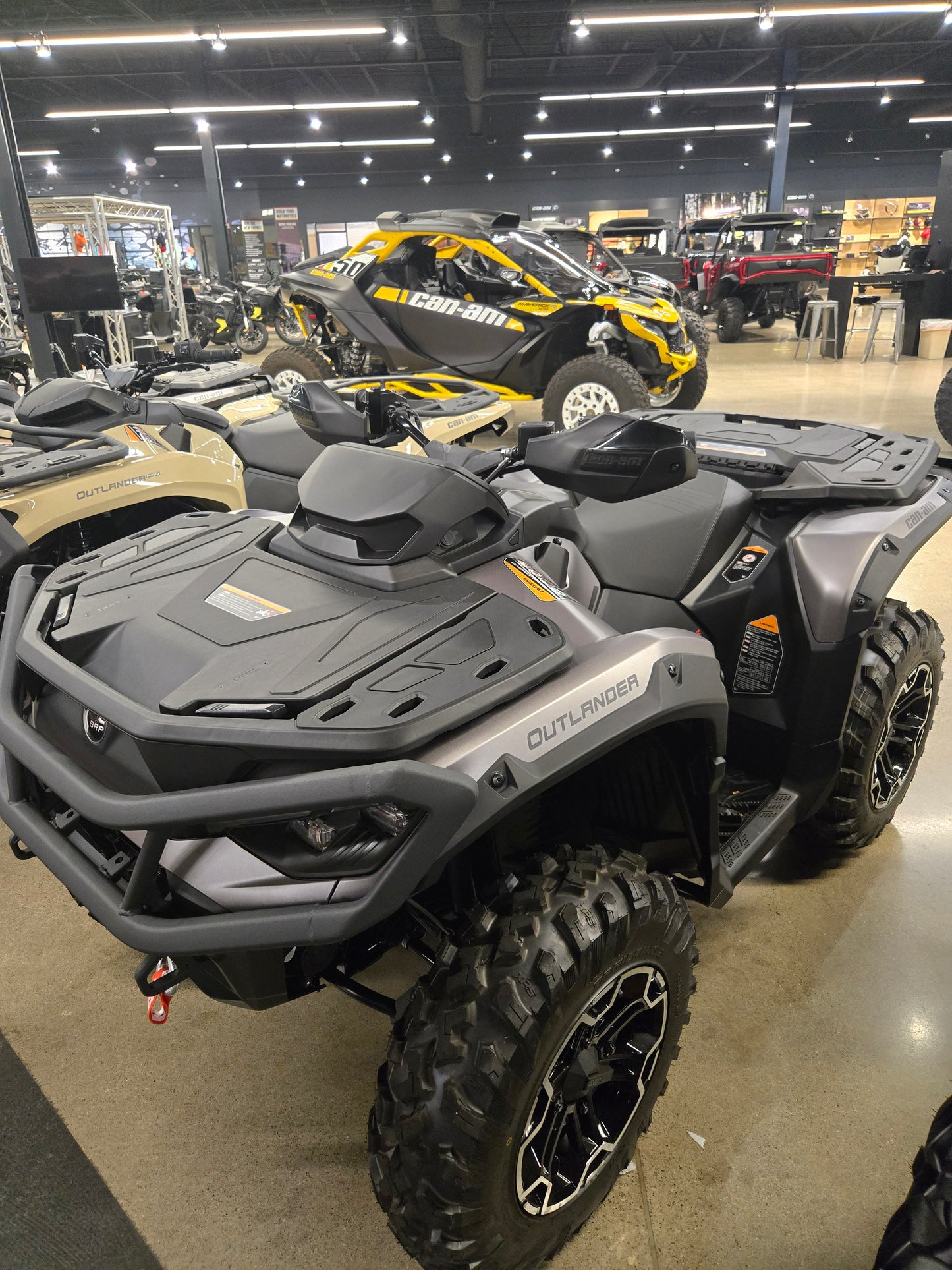 Large Cap - CanAm Commander-Large.jpg